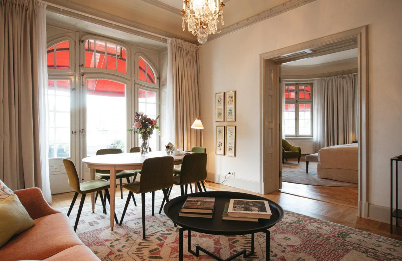 Executive Suite,1356905387:JPEG